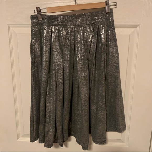 EUC LuLaRoe Metallic Jersey Skirt - Picture 1 of 4